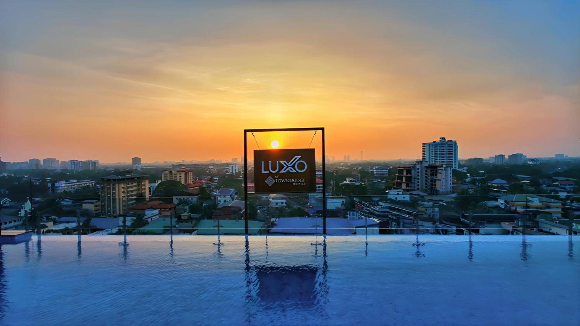 Luxo Kochi Hotel Luaran gambar