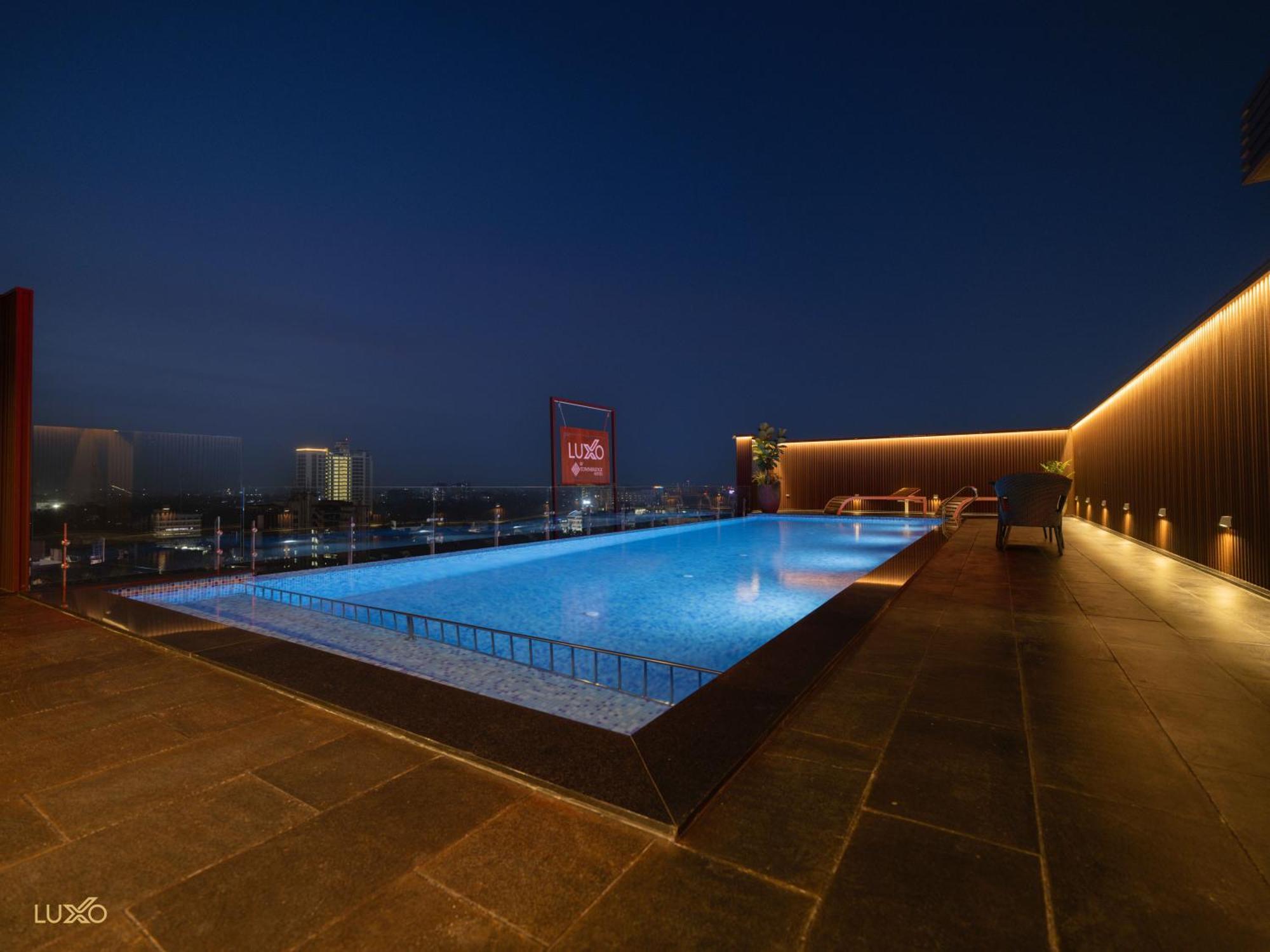 Luxo Kochi Hotel Luaran gambar