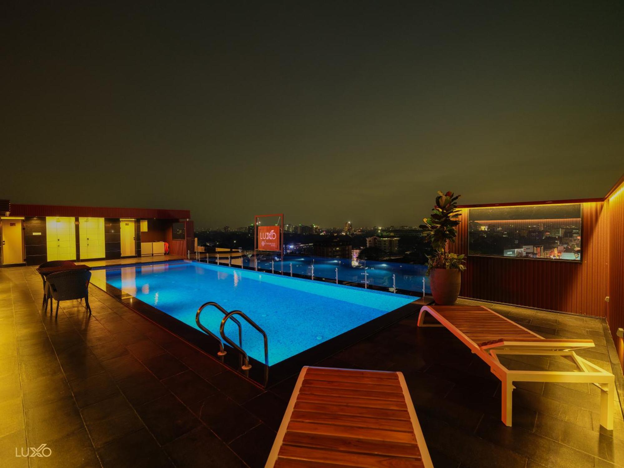 Luxo Kochi Hotel Luaran gambar