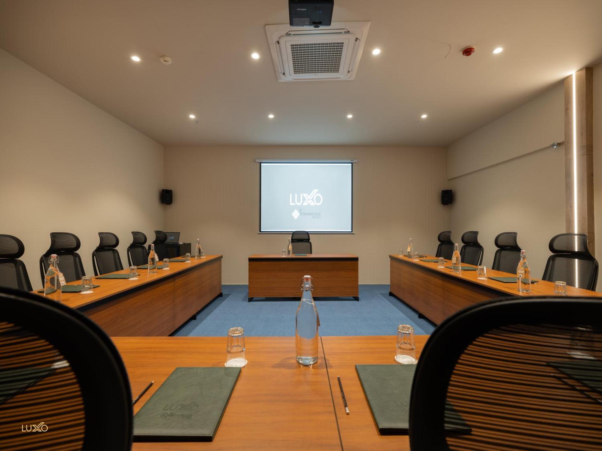 Luxo Kochi Hotel Luaran gambar